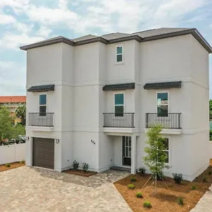 https://majestic-brand-new-3-story-home-8-mn-walk-to-beach-and.hotels-destin.com