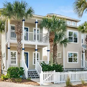 https://3-story-retreat-home-10-mn-walk-to-beach-gulf-views.hotels-destin.com
